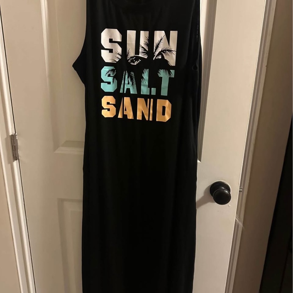 Black Sleeveless maxi Dress with Graphic Print sun salt sand so comfy